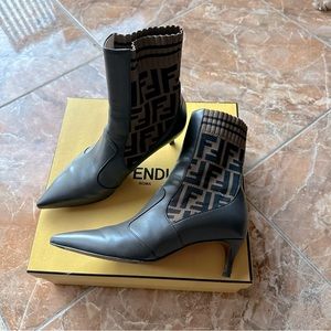 Fendi (logo stretch) leather ankle boots